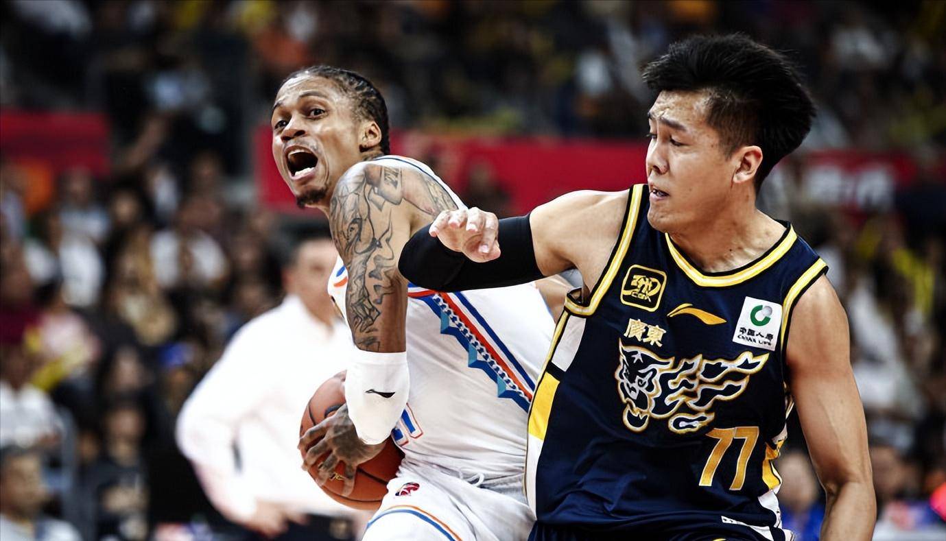 社区盾转会期再迎强敌，广东宏远远射贴柱，主帅态度——目标明确，训练强度明显提升的简单介绍