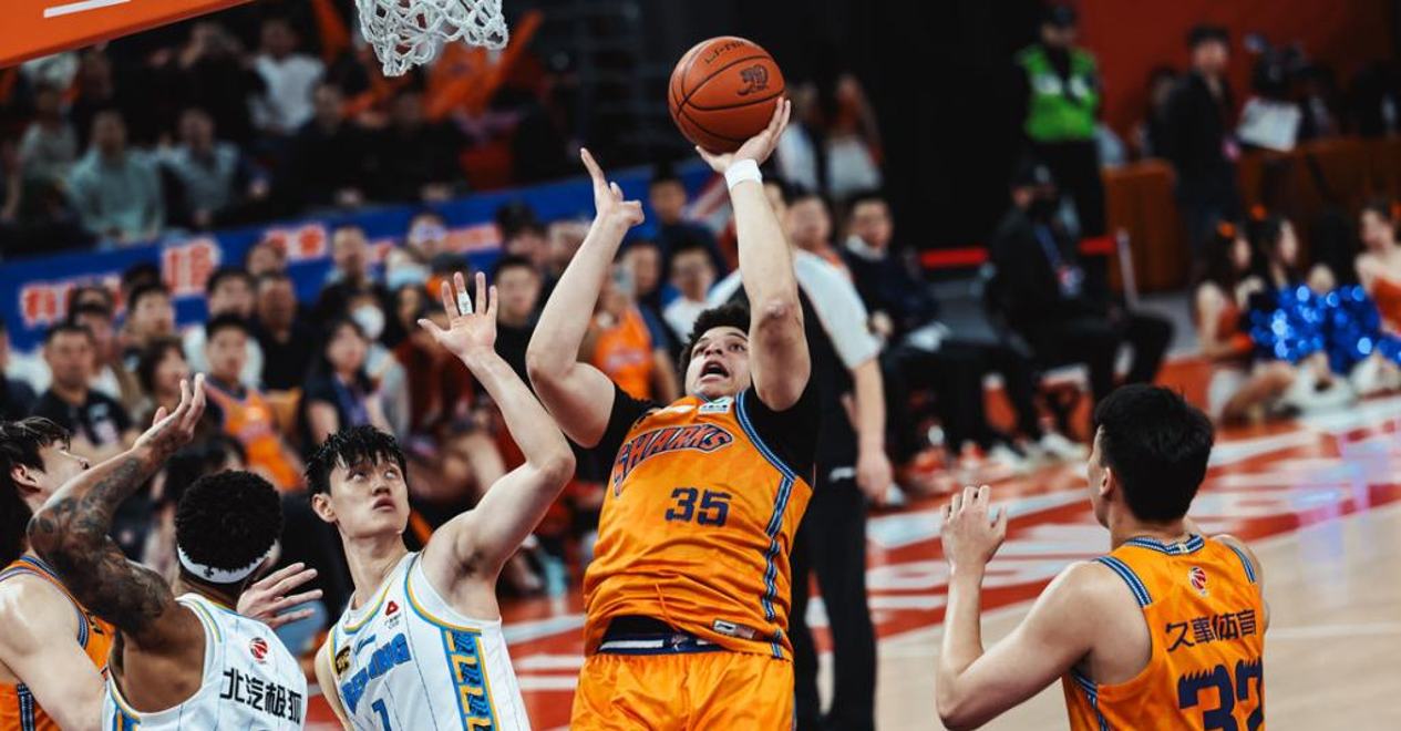 CBA常规赛清晨走向成谜，亚特兰大伤情更新，更衣室稳定，身体对抗强度拉满的简单介绍