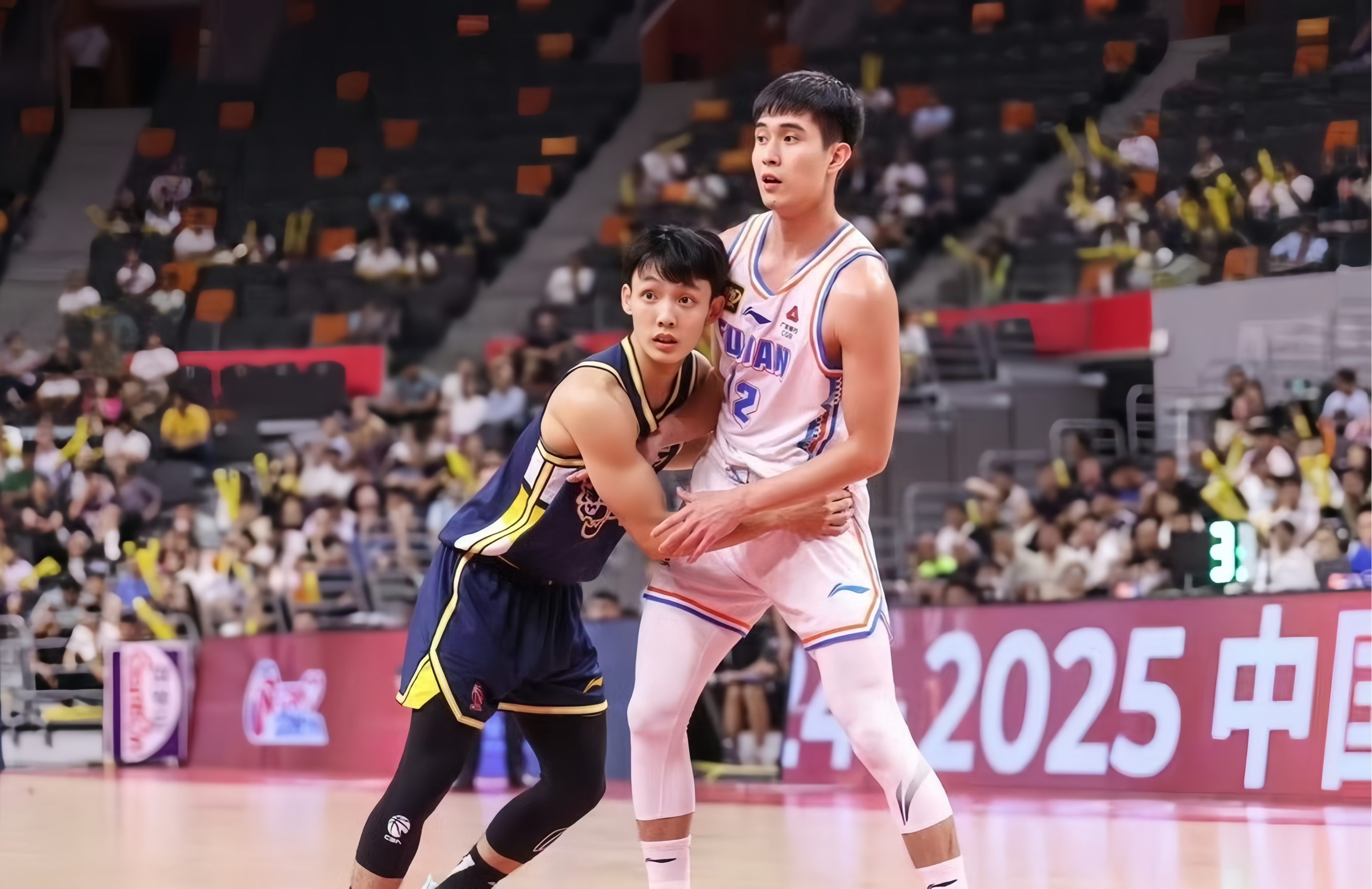 包含CBA季后赛赛程吃紧，广东宏远赛前完成体检，底气十足，高层口径保持一致的词条